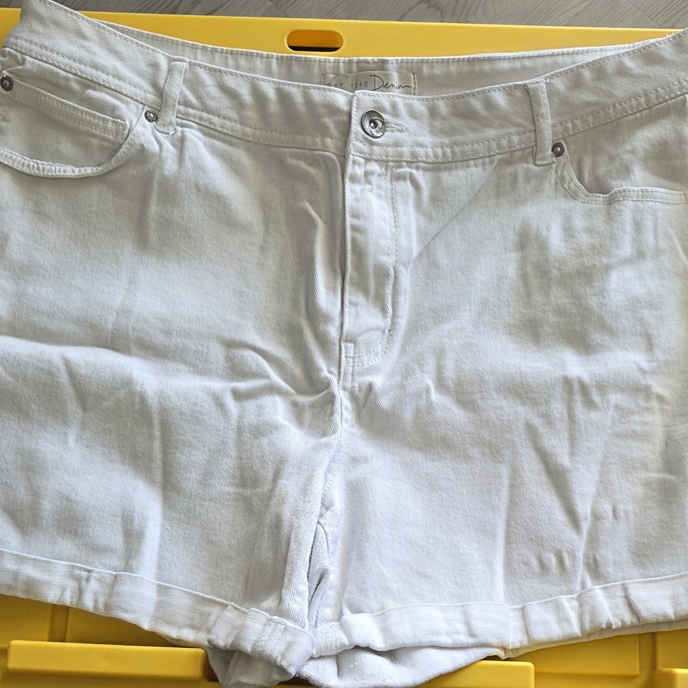 Cato Women's Bright White Jean Shorts